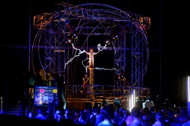 Pokaz trwał trzy dni i trzy noce