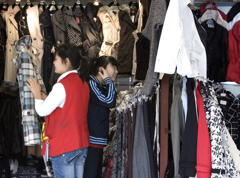 We wtorek znikają limity na import chińskiej odzieży i tekstyliów