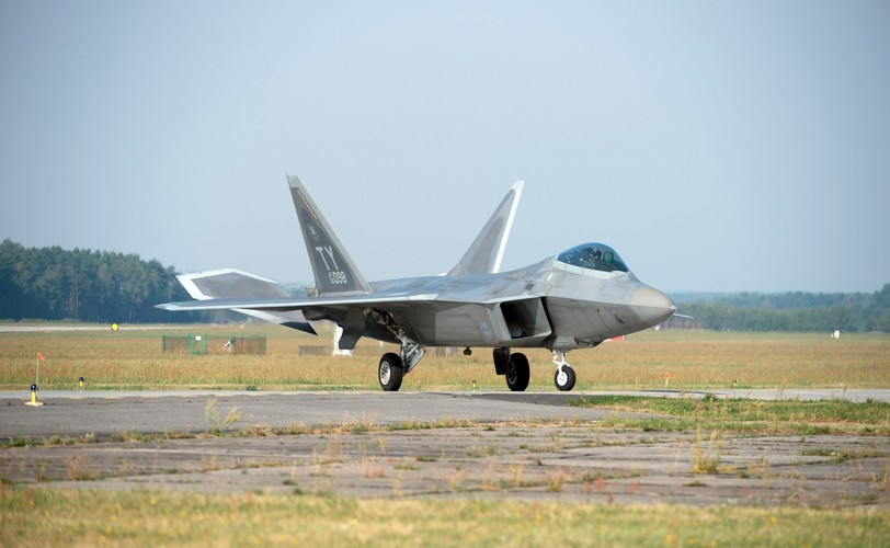 Myśliwce F-22 przyleciały do Polski  z amerykańskiej bazy w niemieckim Spangdahlem
<br><br> 
(ukit) PAP/Grzegorz Michałowski