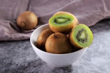 Sokszor van székrekedése? Így enyhítheti napi 2 kivivel