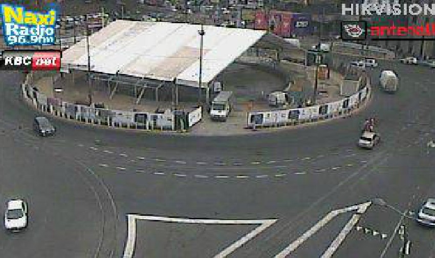 Šatra prekriva celu površinu buduće fontane