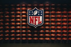 Dwóch zawodników ligi NFL zainfekowanych koronawirusem