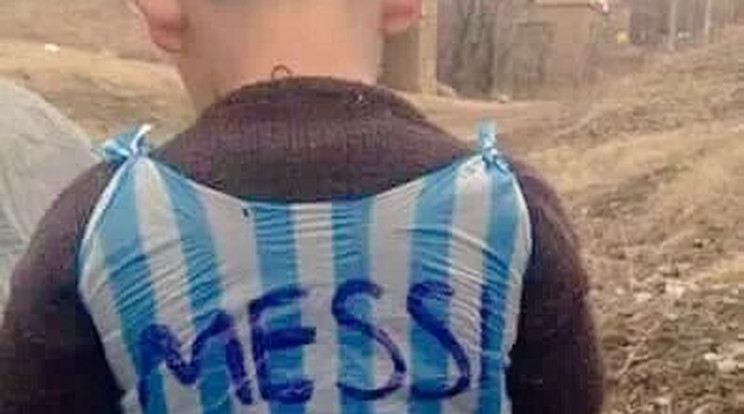 Az öt éves iraki kisfiú Messi nagy rajongója/Fotó: Twitter