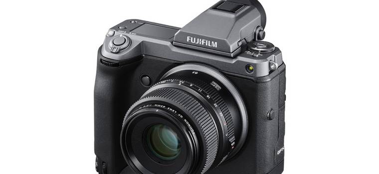 Fujifilm GFX100S to kompaktowy aparat z matrycą 102 MP