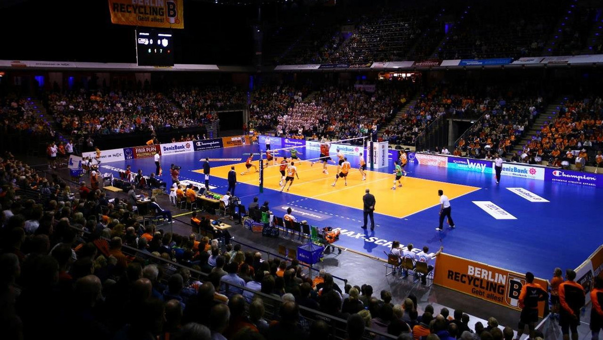 Władze europejskiej konfederacji siatkówki (CEV), w porozumieniu z organizatorami turnieju Final Four Ligi Mistrzów siatkarzy, podjęły decyzję o nieprzekładaniu zaplanowanej na dni 28-29 marca imprezy w związku z katastrofą samolotu linii Germanwings we fancuskich Alpach, która miała miejsce we wtorek, 24 marca.