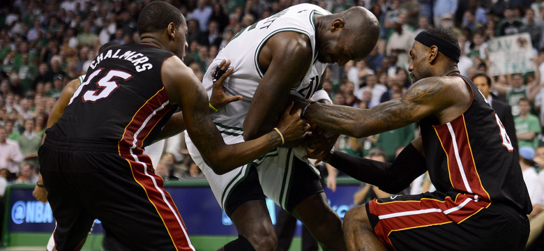 Celtics odrabiają straty. Dobry mecz Kevina Garnetta