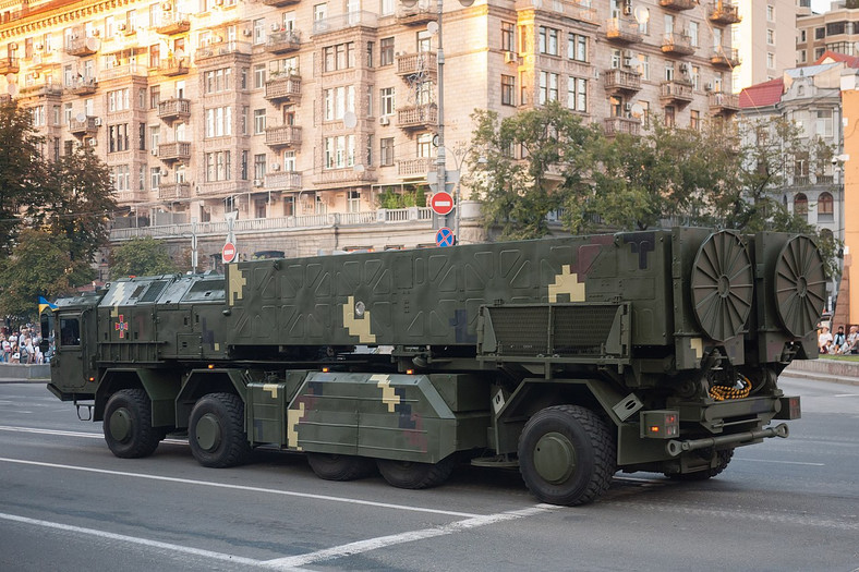Wyrzutnia pocisków balistycznych Grom-2 podczas przygotowań do parady wojskowej w Kijowie w 2018 r.