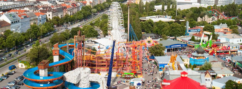 Wiedeński Prater jest jednym z najbardziej znanych parków rozrywki na świecie. Diabelski młyn o wysokości prawie 65 metrów, który został w nim wybudowany w 1897 roku stał się symbolem całego miasta. Diabelski młyn to oczywiście nie jedyna atrakcja, bowiem Prater może się pochwalić 60 atrakcjami, które są skierowane zarówno dla dzieci, jak i dla dorosłych. Wstęp do parku jest bezpłatny, natomiast za korzystanie z atrakcji parku trzeba płacić osobno.