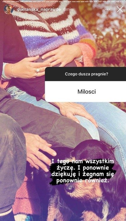 Alexandra Tomaska ​​poses for a photo with her partner and female planka