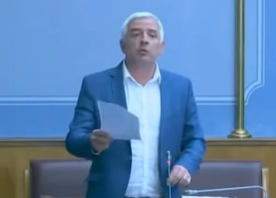 Poslanik Demokratskog fronta Jovan Vučurović