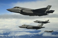 USA przerzucają myśliwce na wyspę. Widmo inwazji wisi nad krajem