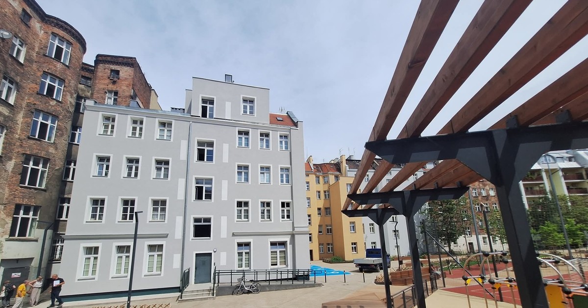 Czego nie widać przy Łukasińskiego? Stan oficyny zaskakuje!