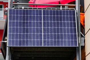 Fotowoltaika na balkonie. "Ogromny wzrost popularności" w Niemczech