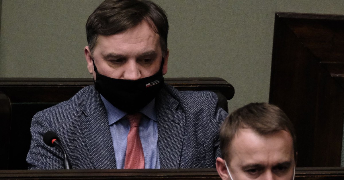 „Jego polityczna kariera jest skończona”. Nastroje w PiS po decyzji o azylu dla Ziobry