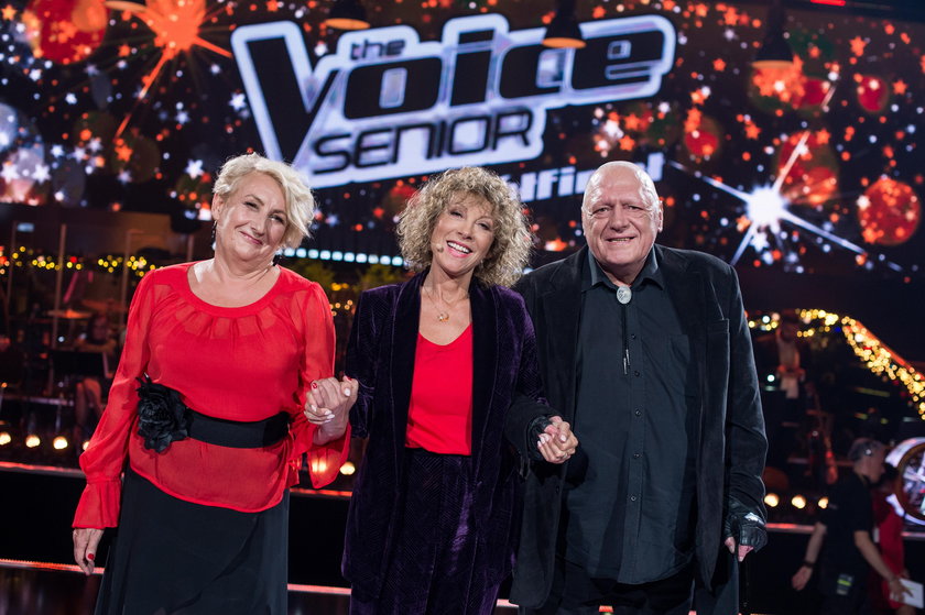 Uczestnicy "The Voice Senior" z Alicją Majewską 