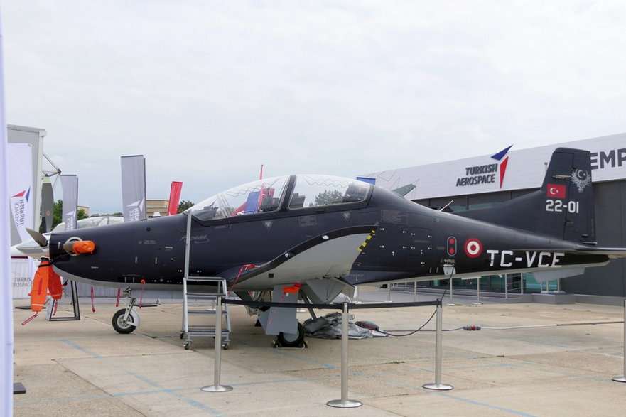 Szkolny samolot Hürkuş ma pozwolić na przygotowanie przyszłych pilotów myśliwskich do zasiadania w kabinach nowoczesnych samolotów bojowych.