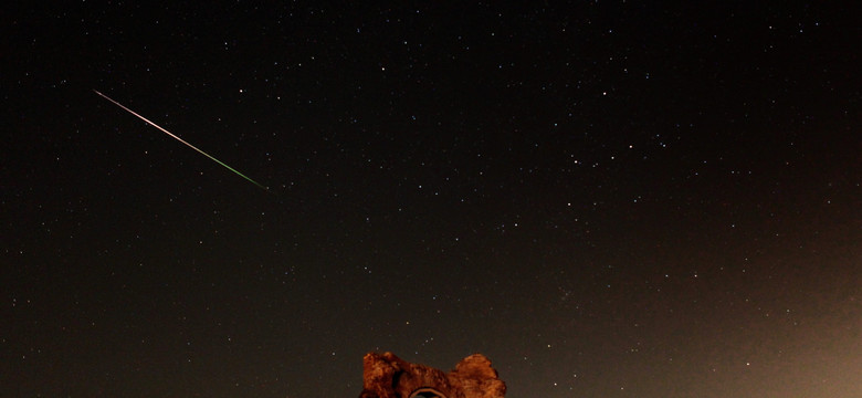 Perseidy na nocnym niebie. Zobacz ZDJĘCIA z deszczu meteorów