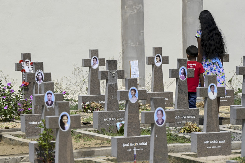 Groby ofiar zamachów terrorystycznych na Sri Lance