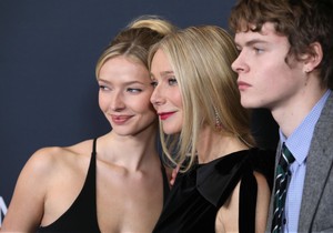 Gvinet Paltrou prvi put sa decom na crvenom tepihu