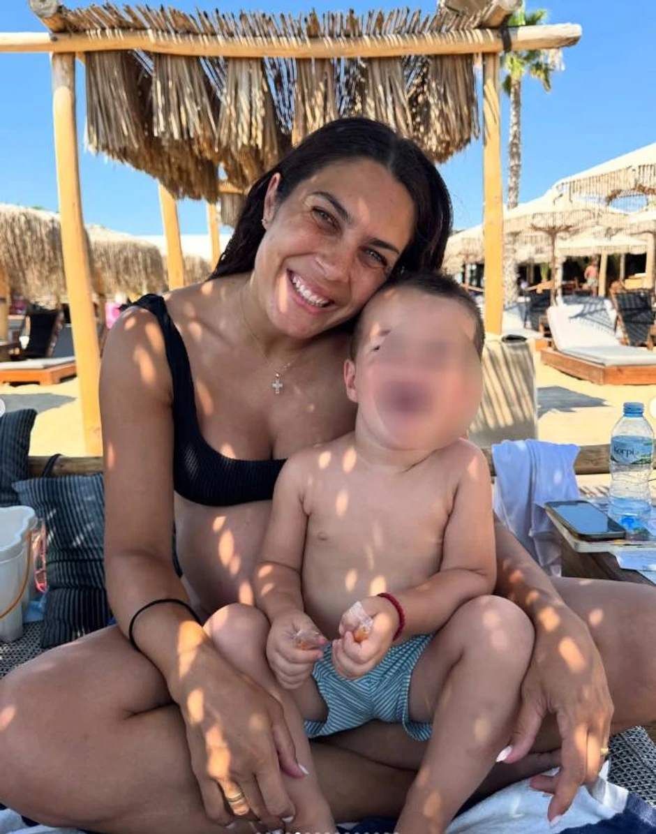 Trudna Milica Mandić sa porodicom na odmoru