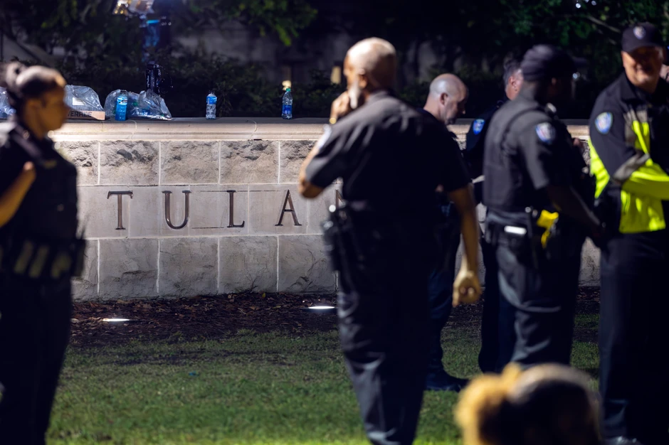 Na univerzitetu Tulejn u Nju Orleansu  je izvršeno šest hapšenja i sedam suspenzija