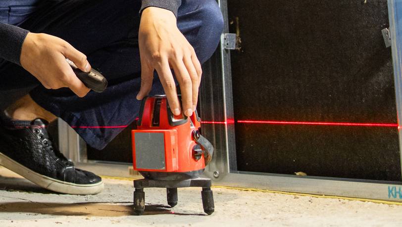 Linienlaser im Vergleich: Präzises Ausloten in 360 Grad