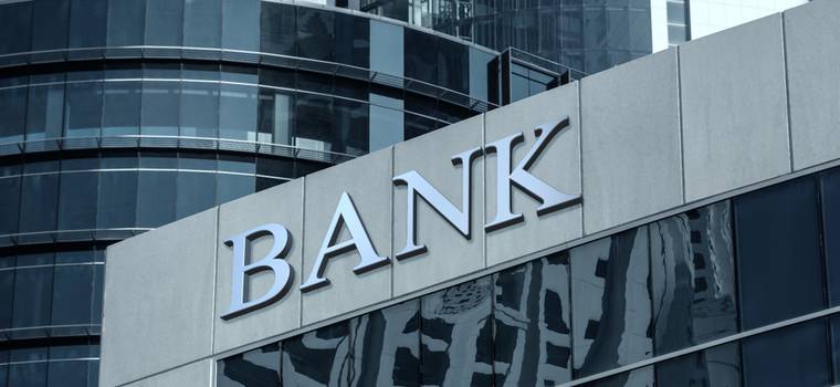 UOKiK stawia zarzuty pięciu bankom. Odmawiają zwrotu skradzionych pieniędzy