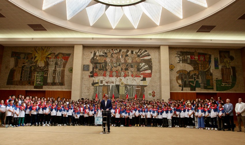 Vučić sa mladim sportistima