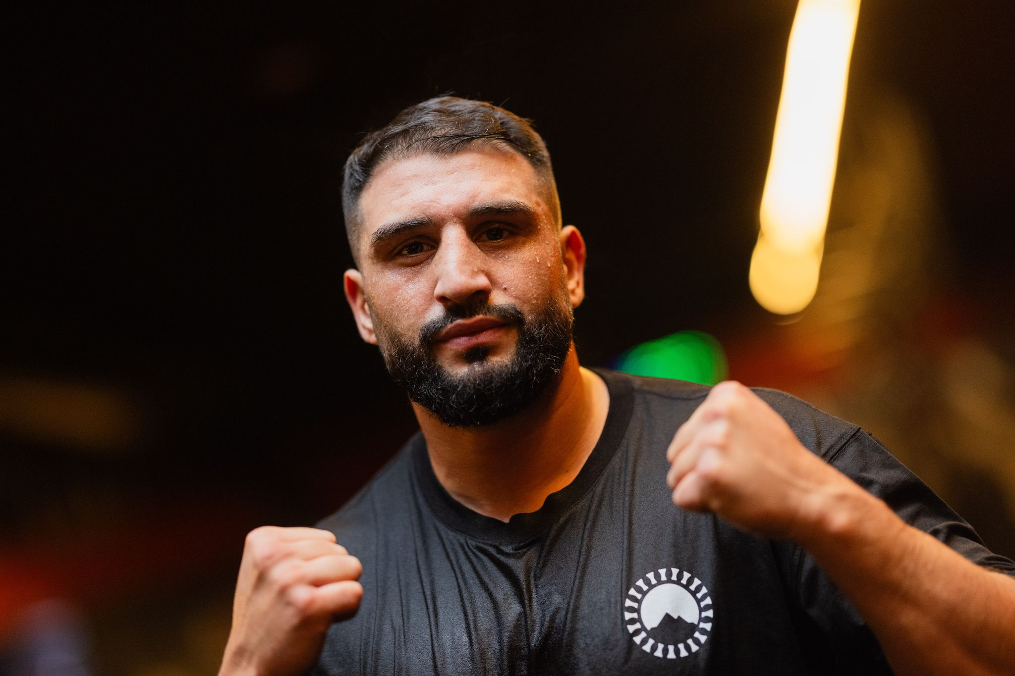 13.000 Fans: Kabayel verteidigt WBC-Interimstitel mit K.o. in Oberhausen