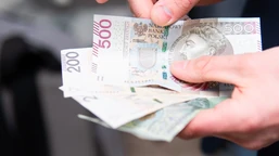 500 plus dla seniora. jaki próg dochodowy obowiązuje w 2025 roku?