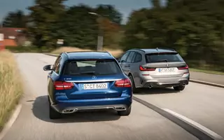 BMW 330i kontra Mercedes C 300 - emocje czy przepych?