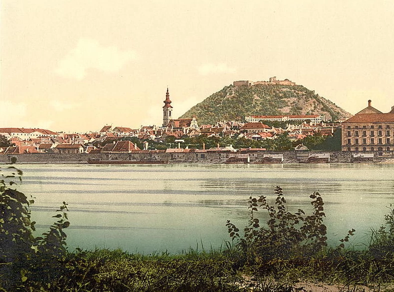 Hainburg na pocztówce z końca XIX wieku