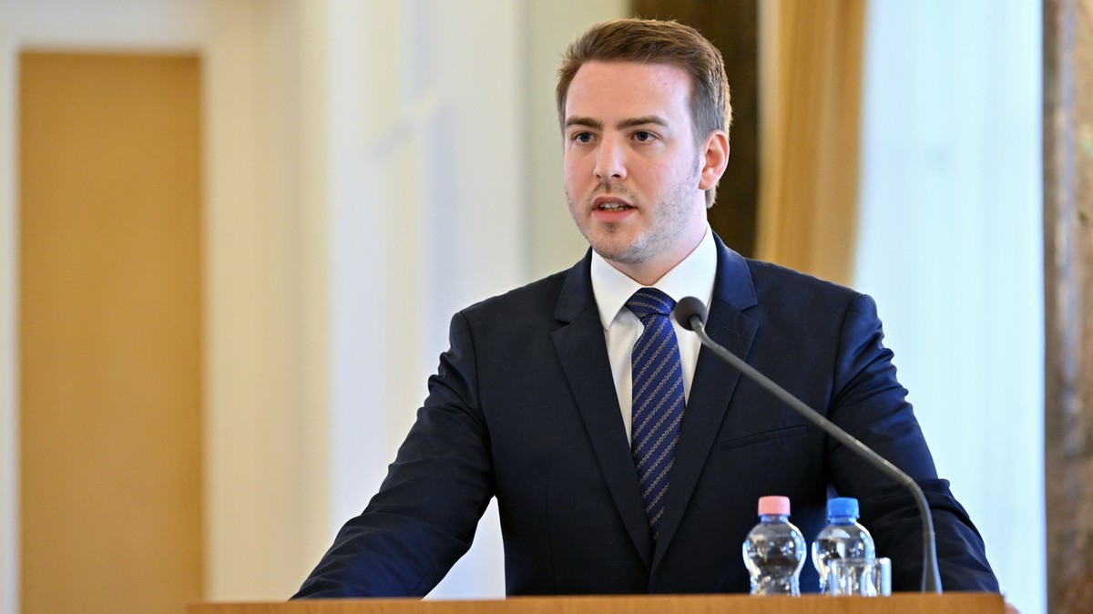 Kiderült, ki lehet az utódja a Csák Jánost váltó Hankó Balázsnak a Kulturális és Innovációs Minisztériumnál