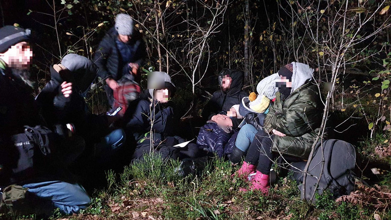 Dwie kurdyjskie rodziny znalezione w lesie pod Michałowem