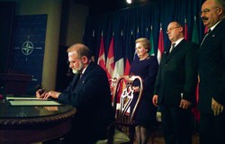 Świat pędzi, Polska leży. Od wejścia do NATO nasza armia skurczyła się dwukrotnie