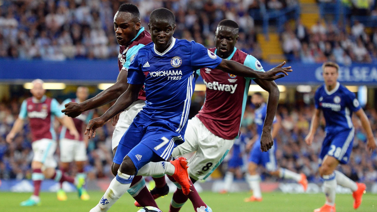 Były pomocnik Leicester City N'Golo Kante ujawnił, że menedżer Manchesteru United Jose Mourinho starał się go latem przekonać do przejścia na Old Trafford. Francuz ostatecznie zdecydował się jednak dołączyć do londyńskiej Chelsea, która kupiła go z drużyny mistrza Anglii za 32 miliony funtów.