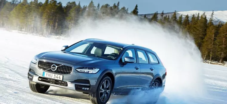 Volvo V90 Cross Country - auto na medal