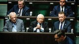 Zaskakująca zmiana w ławach PiS. Kto teraz siedzi obok Jarosława Kaczyńskiego?