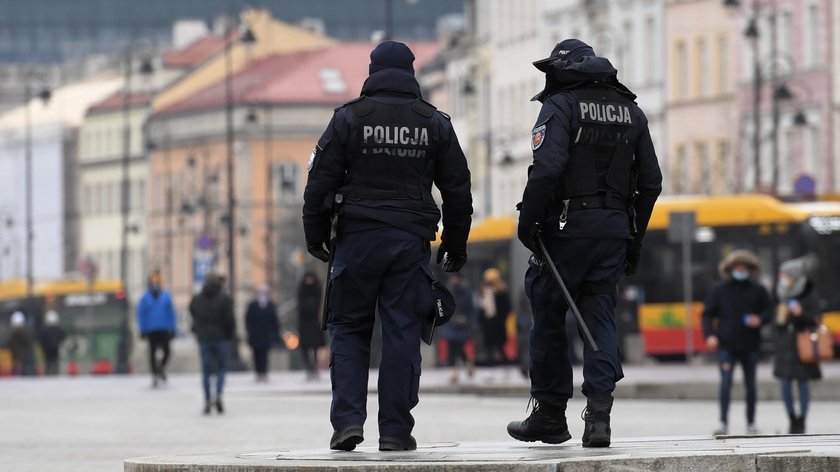 Wielkanoc w cieniu pandemii. Nowe obostrzenia w okresie świątecznym