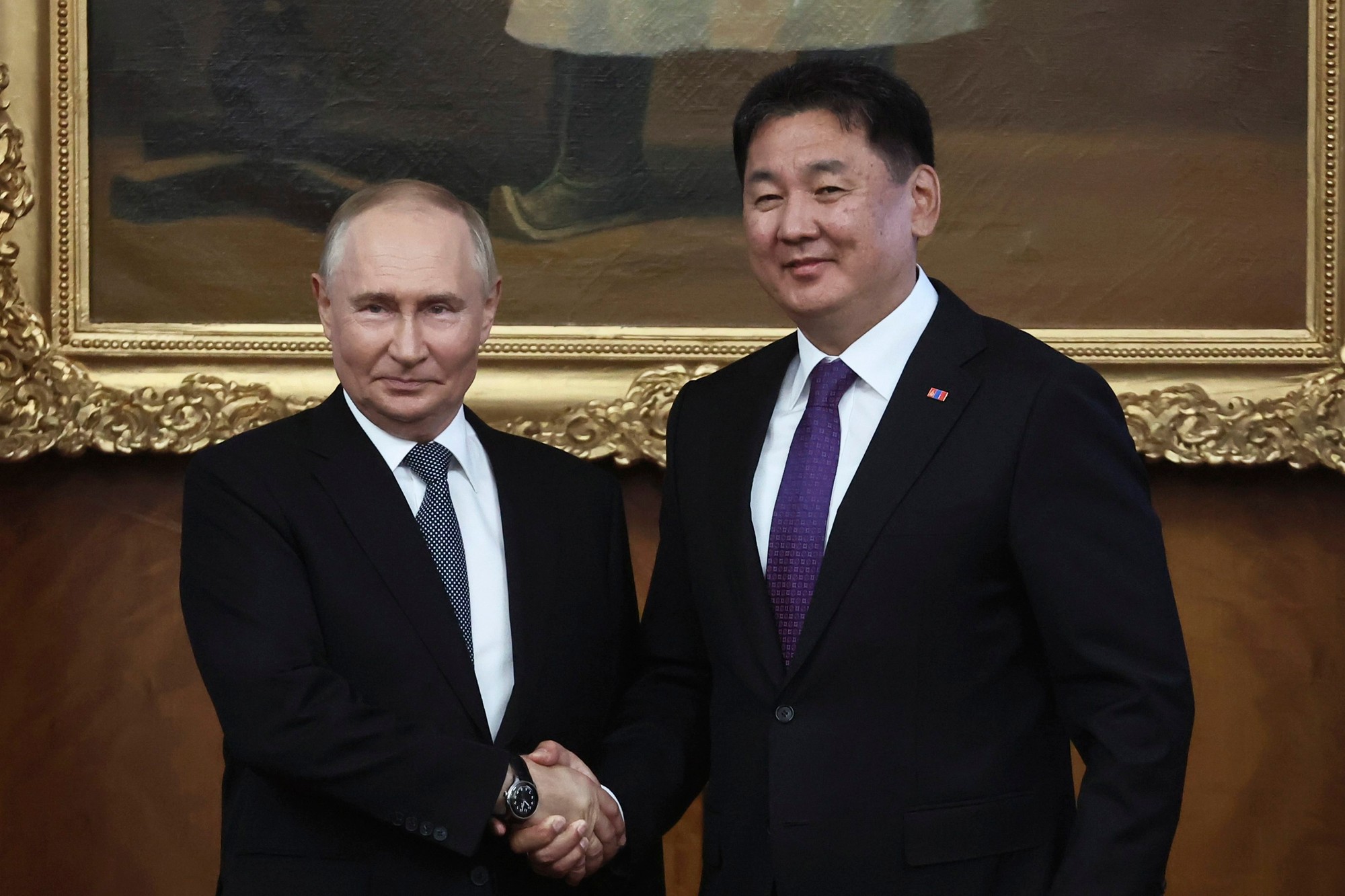 Ruský prezident Vladimir Putin s mongolským prezidentom Uchnágijnom Churelsuchom.