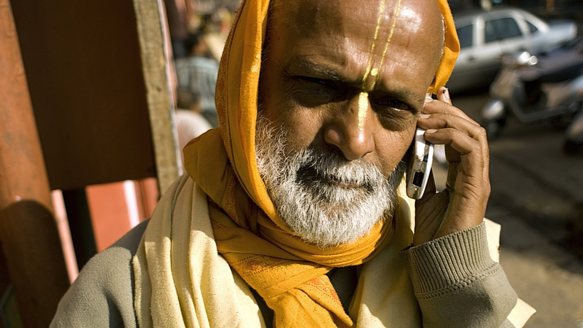 W blisko połowie gospodarstw domowych w Indiach nie ma toalety, ale w ponad 53 proc. jest telefon komórkowy - wynika z opublikowanych w środę rezultatów najnowszego spisu powszechnego przeprowadzonego w 2011 roku.