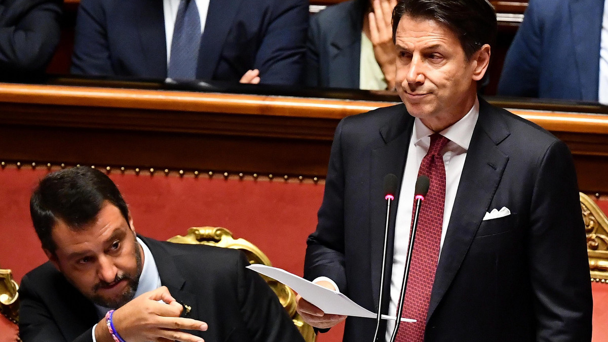 Premier Włoch Giuseppe Conte złożył dymisję, którą Prezydent Sergio Mattarella przyjął. Jaka była przyczyna decyzji włoskiego szefa rządu? Jaka przyszłość czeka pogrążony w politycznym chaosie kraj? Co to oznacza dla środowiska międzynarodowego? - Włochy są nieprzewidywalne – mówi w rozmowie z Onetem Marcin Górski, były wicekonsul w polskiej Ambasadzie we Włoszech i znawca włoskiej sceny politycznej.