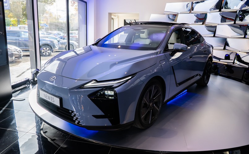 Nowy Lexus ES
