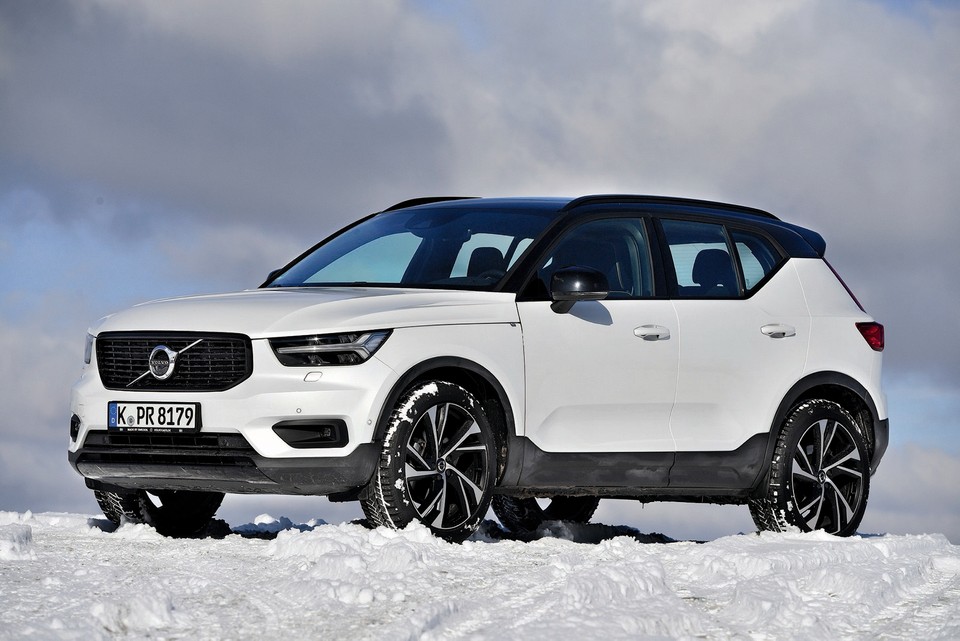 Drzwi do klasy premium otwarte? Porównanie: Volvo XC40 vs. Audi Q3, BMW X1