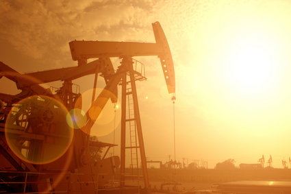 Ropa naftowa najdroższa od trzech miesięcy. Arabia Saudyjska ograniczyła dostawy