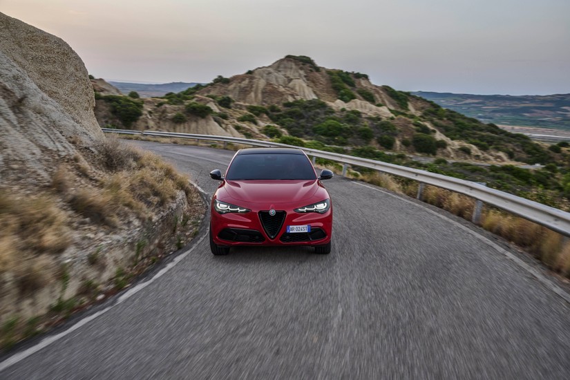 Alfa Romeo Stelvio Tributo Italiano - zdjęcie poglądowe