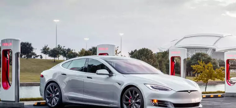 Tesla nie chce, aby jej stacje do ładowania były używane komercyjnie