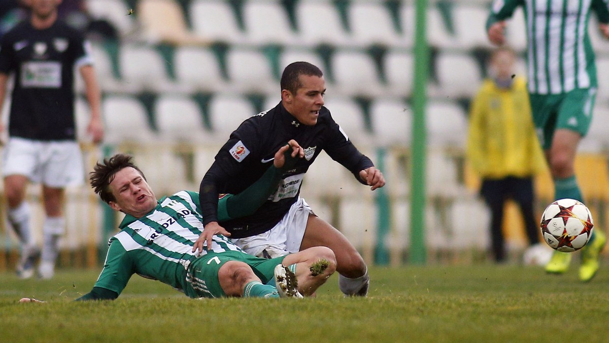 Zamykający tabelę I ligi piłkarze Olimpii Grudziądz odnieśli ważne wyjazdowe zwycięstwo nad przedostatnim Rozwojem Katowice 2:0 w 18. kolejce. Był to ich pierwszy mecz rundy rewanżowej, a także debiut trenera Jacka Paszulewicza, który zastąpił Artura Skowronka.