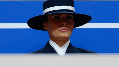 Nem Melania Trump csókálló kalapja az egyetlen ruhadarab, amire örökre emlékezni fogunk: íme a legemlékezetesebb szettek Donald Trump beiktatásáról