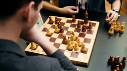 czy nauka gry w szachy jest zwolniona z vat? ważny wyrok nsa